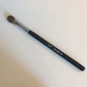 ‼️Sale‼️Sigma Large Eye Shader Brush - E60
